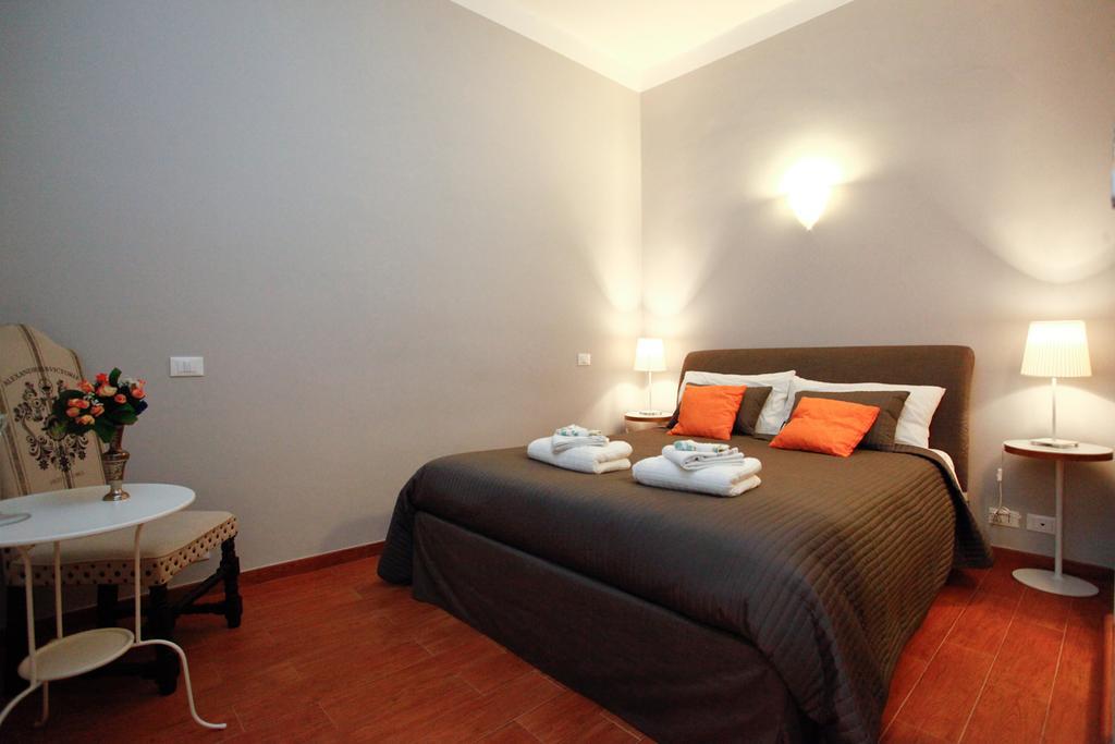 Clemy In Rome Hotel Room photo